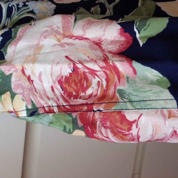 🌺LIZ CLAIBORNE Floral Button Top - Picture 6 of 9